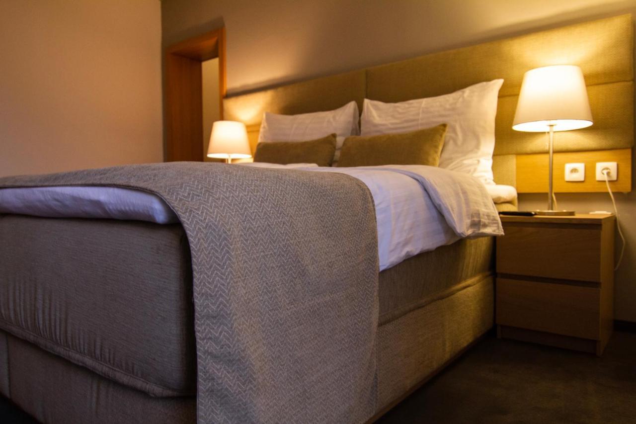 Hotel Marathon Senec Ngoại thất bức ảnh