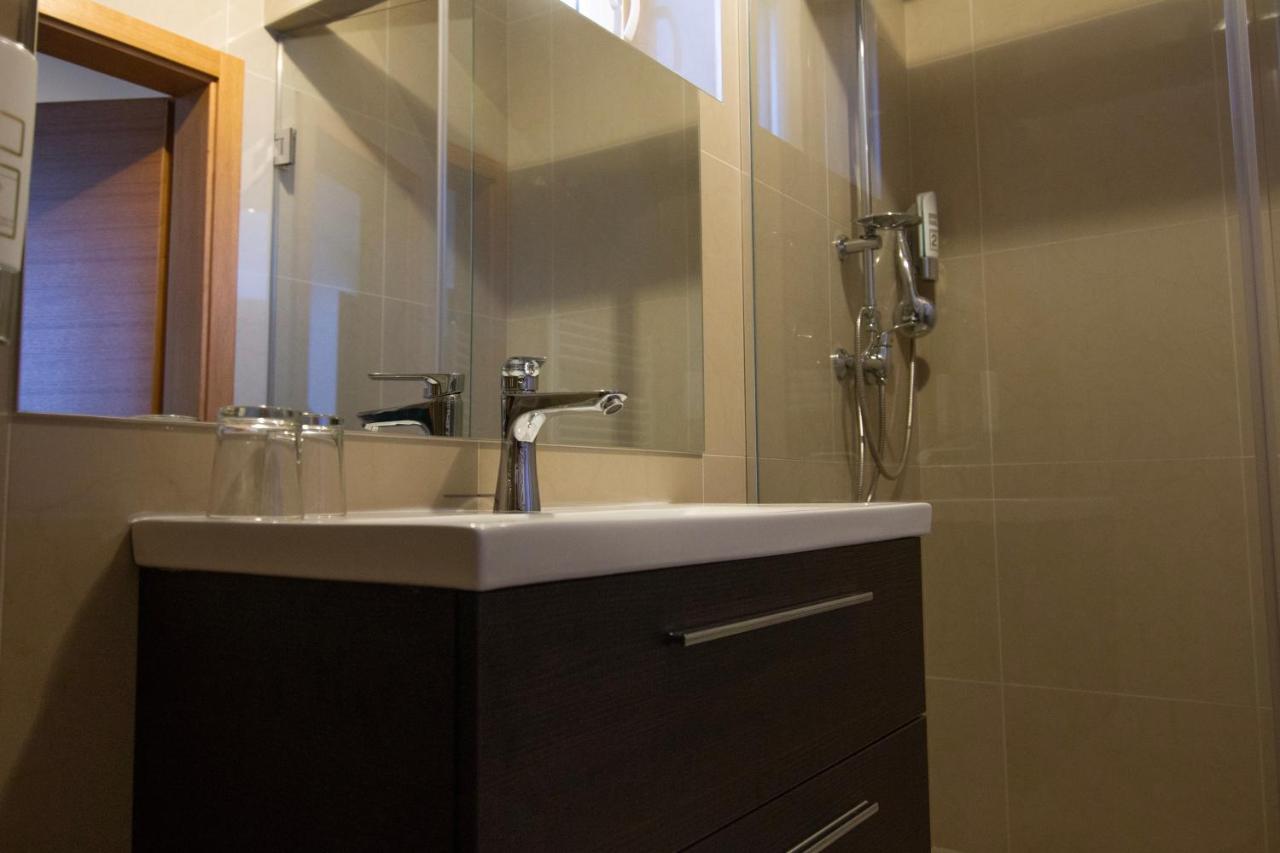 Hotel Marathon Senec Ngoại thất bức ảnh